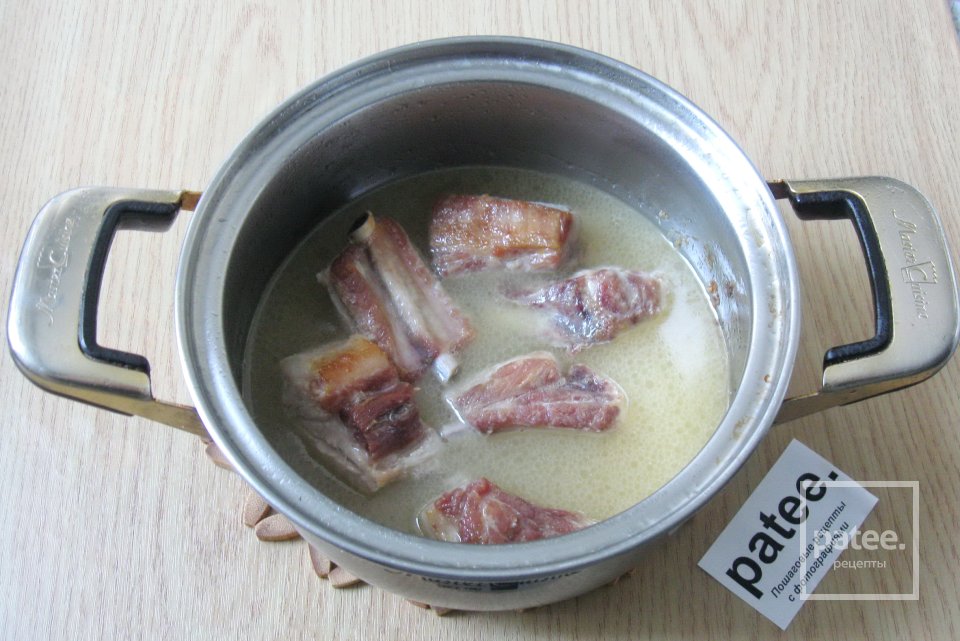 Свиные ребрышки с картофелем и грибами - Шаг 5