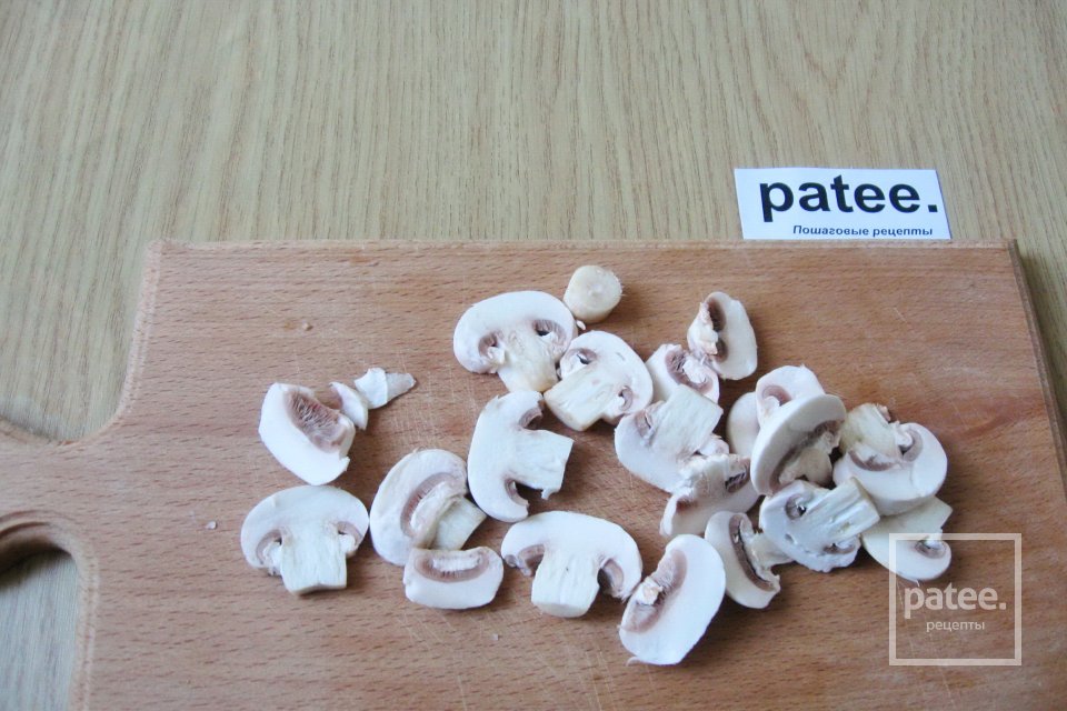 Свиные ребрышки с картофелем и грибами - Шаг 11