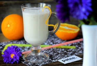 Бананово-апельсиновый молочный коктейль