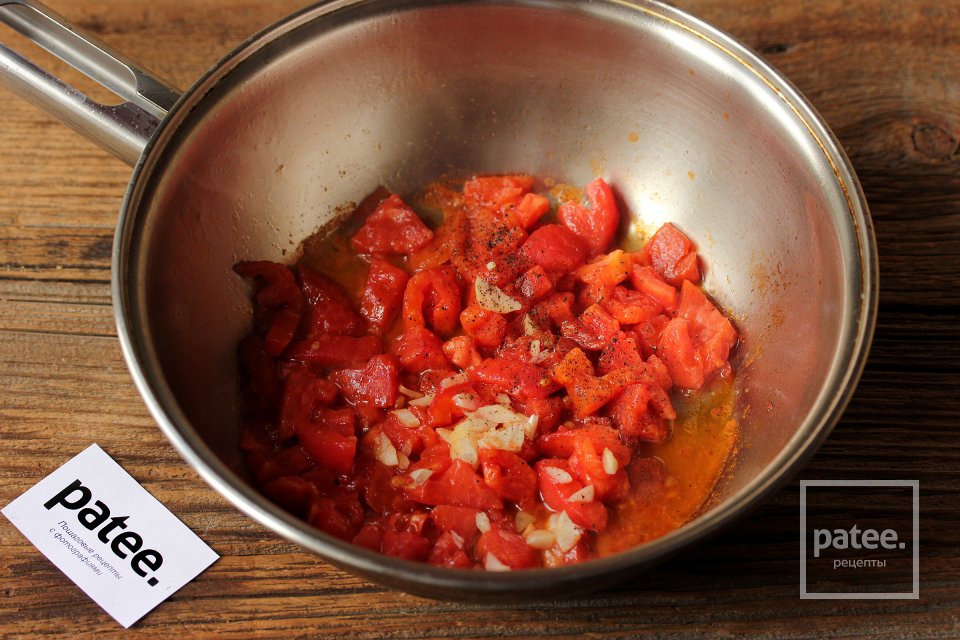 Сосиски со спагетти Осьминожки на Хэллоуин - Шаг 3