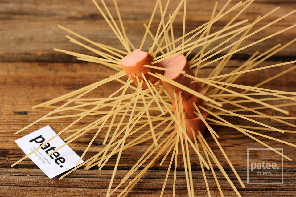 Сосиски со спагетти Осьминожки на Хэллоуин - Шаг 7