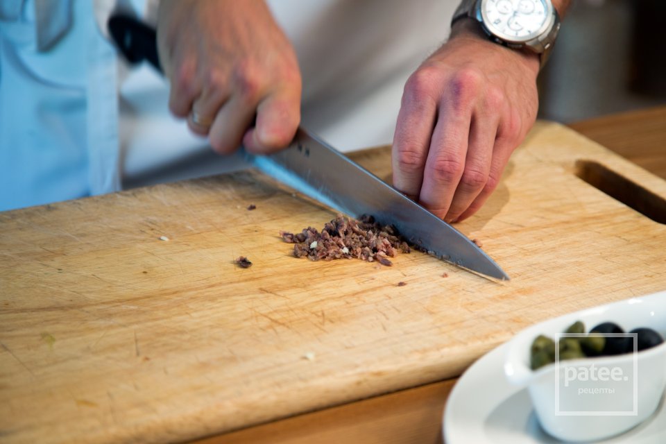 Салат Нисуаз с соусом из анчоусов - Шаг 6