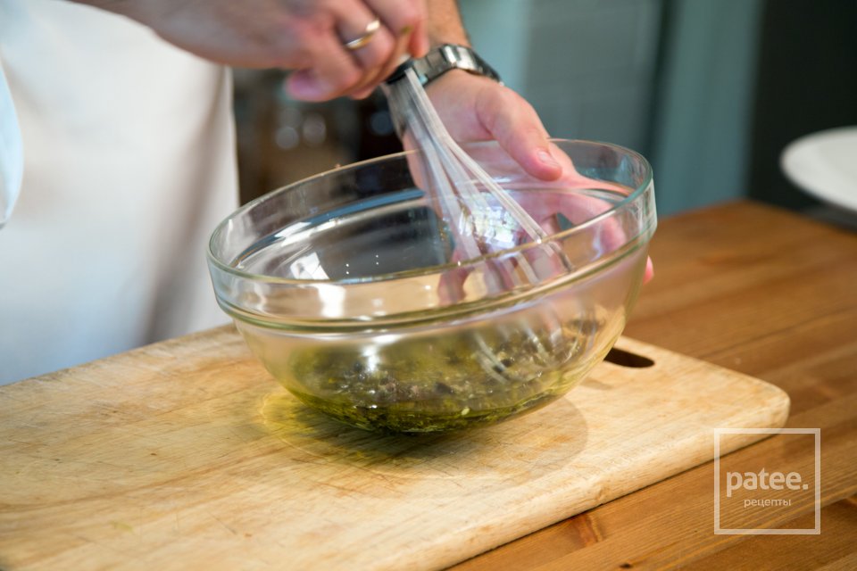 Салат Нисуаз с соусом из анчоусов - Шаг 11