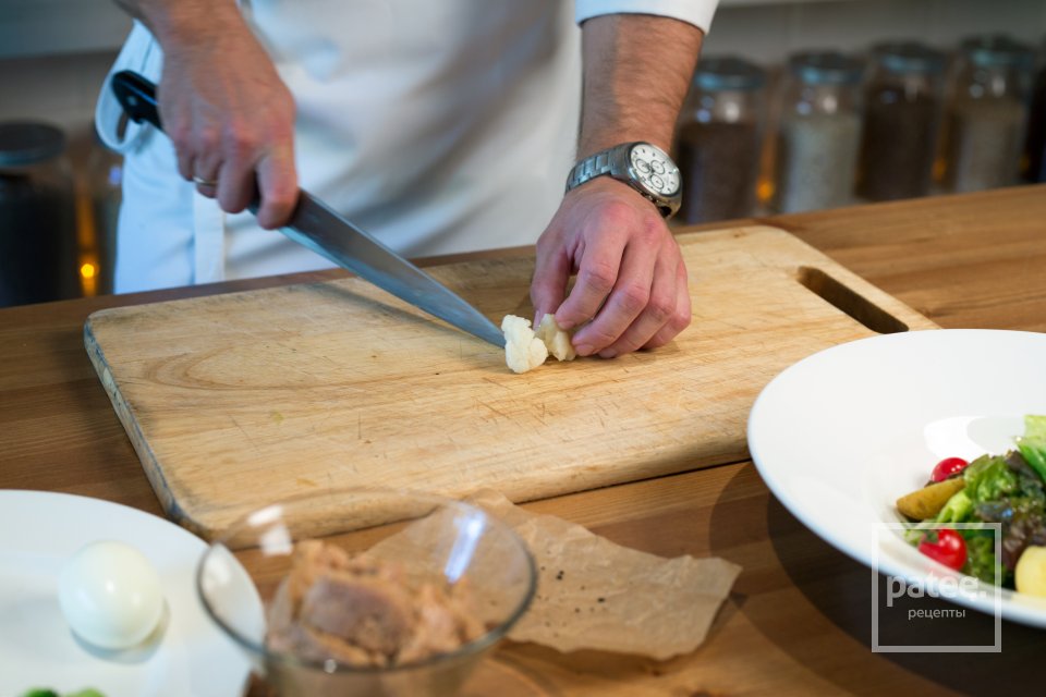 Салат Нисуаз с соусом из анчоусов - Шаг 21