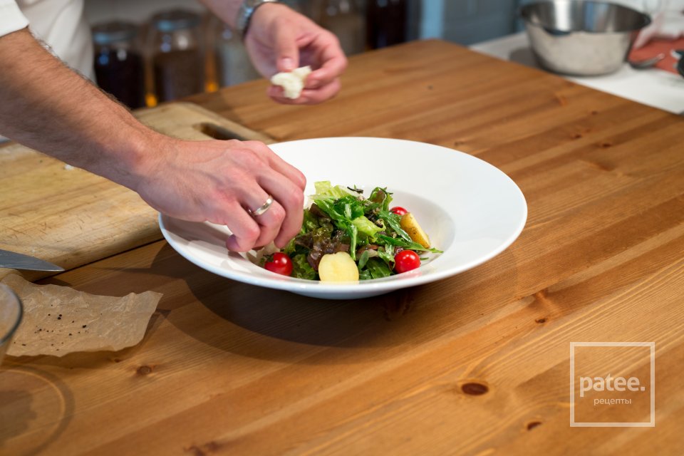 Салат Нисуаз с соусом из анчоусов - Шаг 22