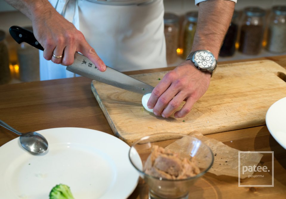 Салат Нисуаз с соусом из анчоусов - Шаг 24