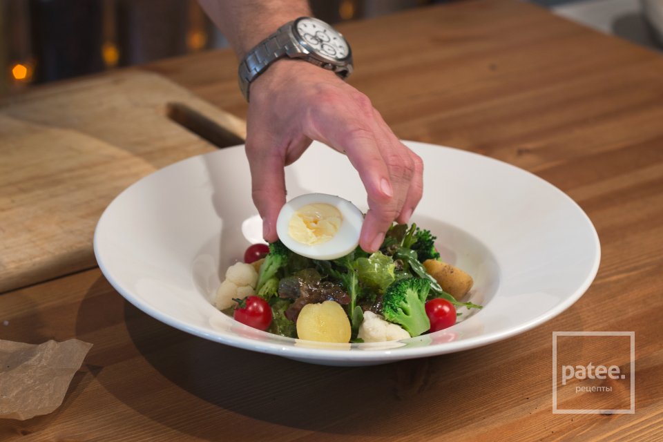 Салат Нисуаз с соусом из анчоусов - Шаг 25