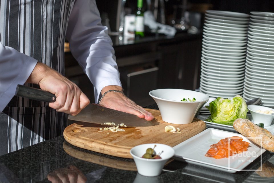 Бутерброд с лососем и огуречным соусом - Шаг 4