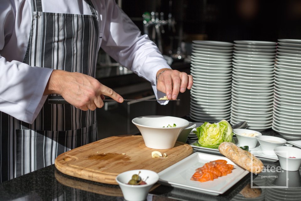 Бутерброд с лососем и огуречным соусом - Шаг 5