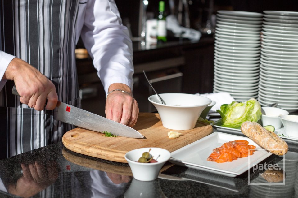 Бутерброд с лососем и огуречным соусом - Шаг 7