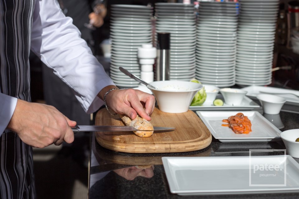 Бутерброд с лососем и огуречным соусом - Шаг 10