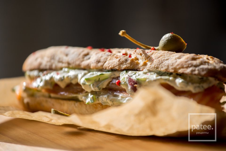 Бутерброд с лососем и огуречным соусом - Шаг 20