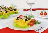 Сырные корзинки с курицей и грибами