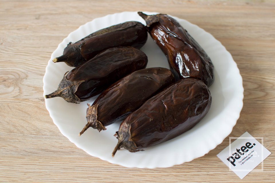 Баклажаны с грецкими орехами и зеленью - Шаг 11