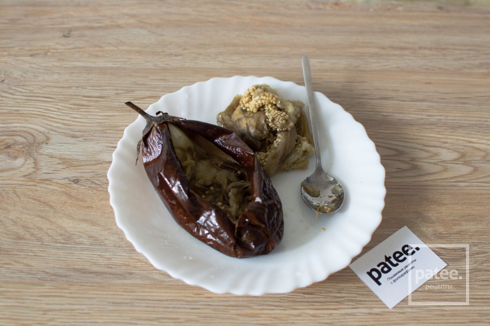 Баклажаны с грецкими орехами и зеленью - Шаг 12