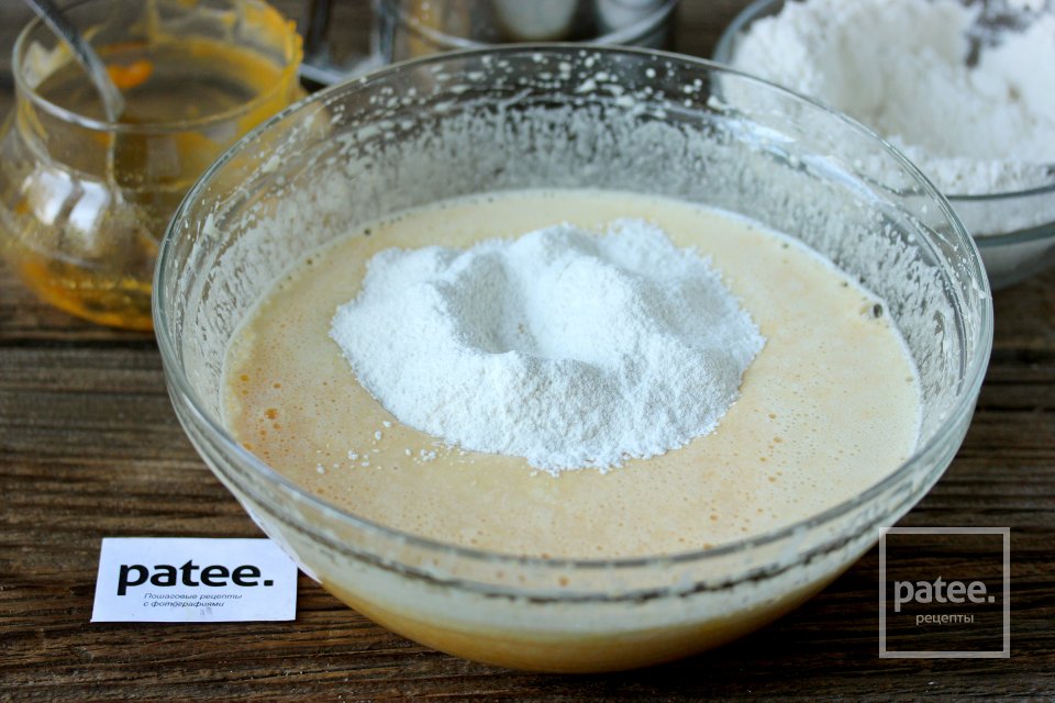 Тыквенный торт Паутинка на Хэллоуин - Шаг 7