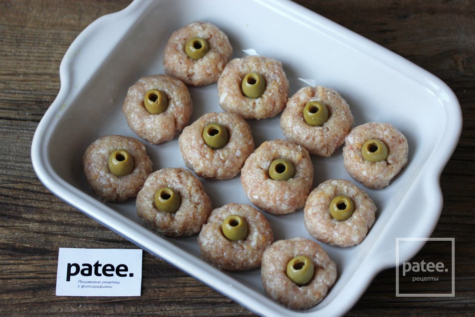 Куриные шарики в красном соусе Глаза на Хэллоуин - Шаг 10