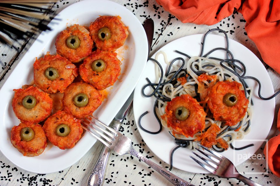 Куриные шарики в красном соусе Глаза на Хэллоуин - Шаг 15