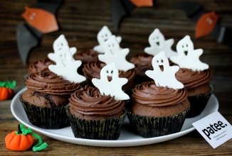 Шоколадно-кофейные кексы с кремом на Хэллоуин