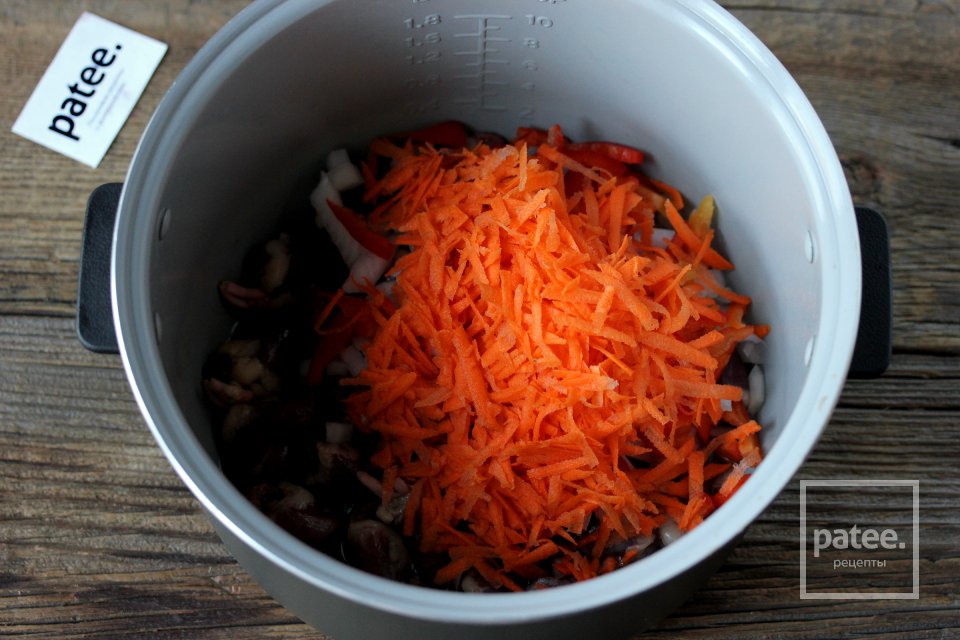 Картофель с куриными сердечками в мультиварке - Шаг 5