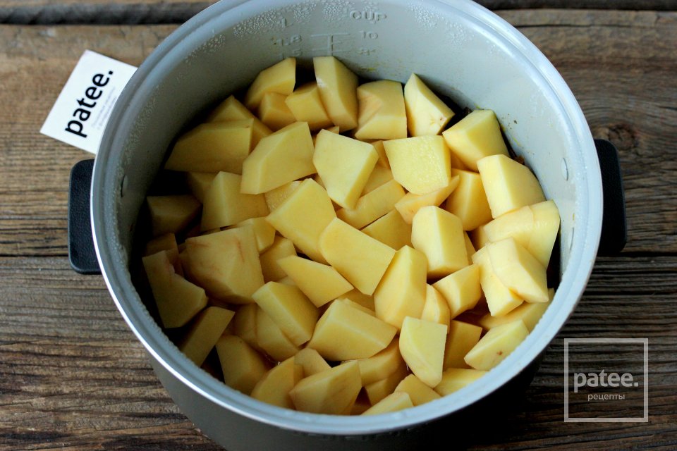 Картофель с куриными сердечками в мультиварке - Шаг 8