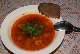 Картофельный суп с курицей  в томате