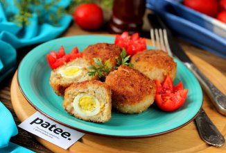 Куриные крокеты с перепелиными яйцами