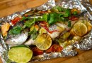 Дорада, запеченная в фольге с овощами