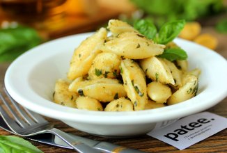 Паста с базиликово-сухарной заправкой