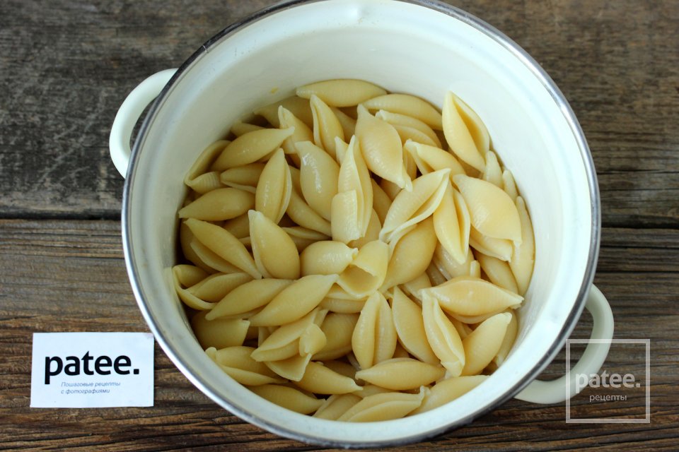 Паста с базиликово-сухарной заправкой - Шаг 5