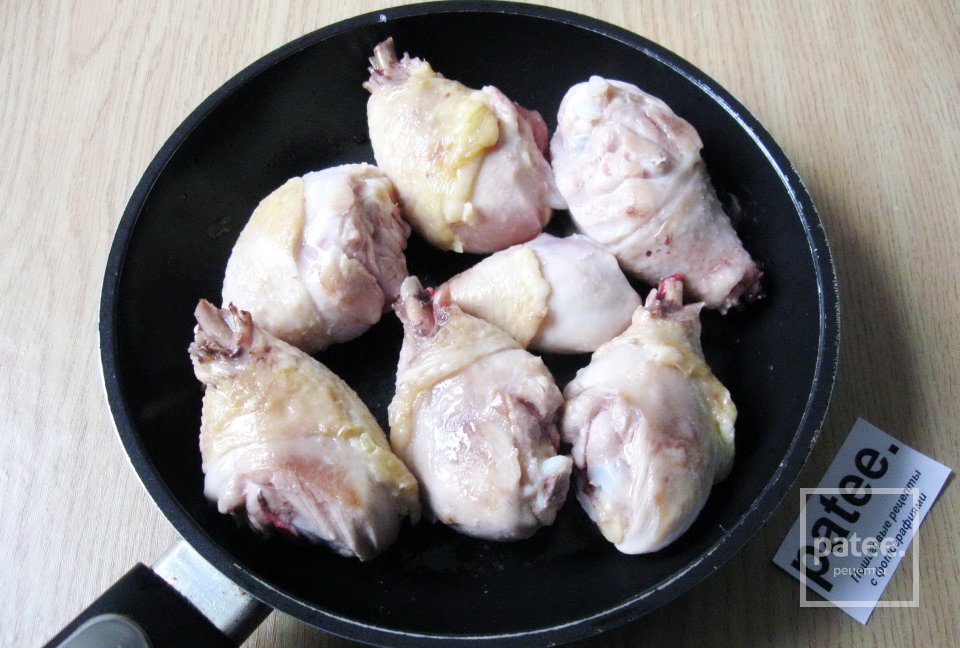 Фрикасе из курицы с красным вином, болгарским перцем и изюмом - Шаг 4