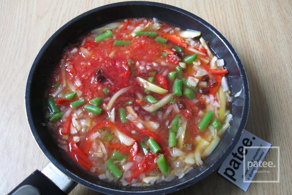 Фрикасе из курицы с красным вином, болгарским перцем и изюмом - Шаг 12