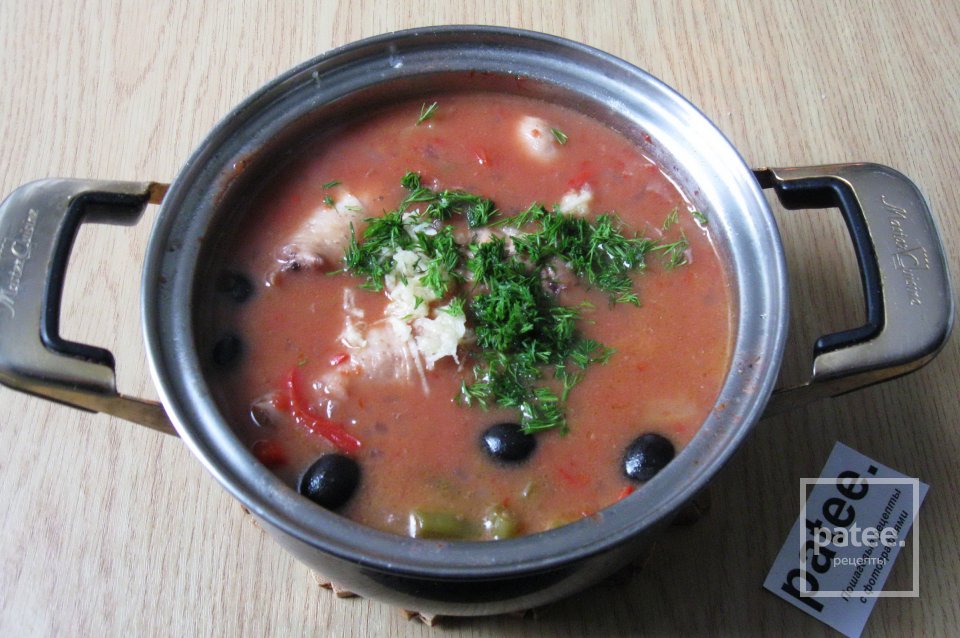 Фрикасе из курицы с красным вином, болгарским перцем и изюмом - Шаг 16