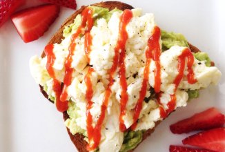 Французские тосты с творогом и авокадо