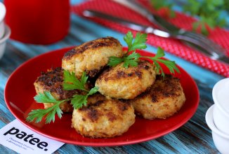 Куриные котлеты с кольраби и сыром