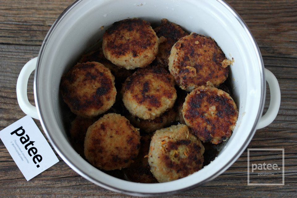 Куриные котлеты с кольраби и сыром - Шаг 11