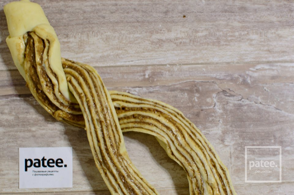 Плетенка с корицей и орехами - Шаг 12