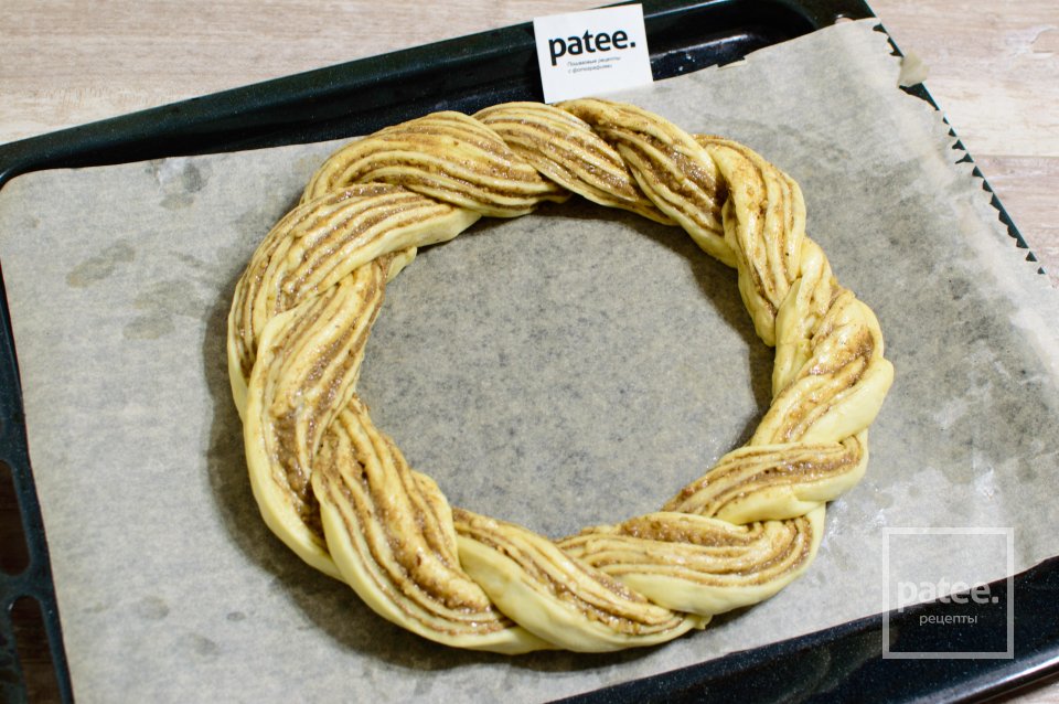 Плетенка с корицей и орехами - Шаг 13