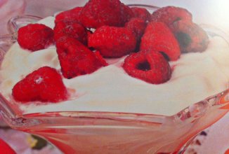 Малиновый десерт.