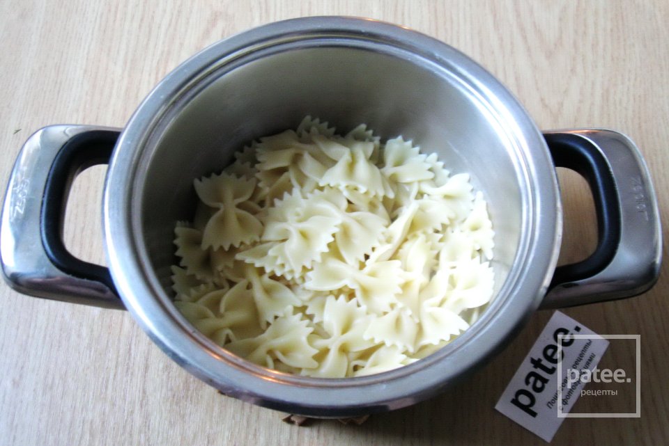 Салат с ветчиной и фарфалле - Шаг 6