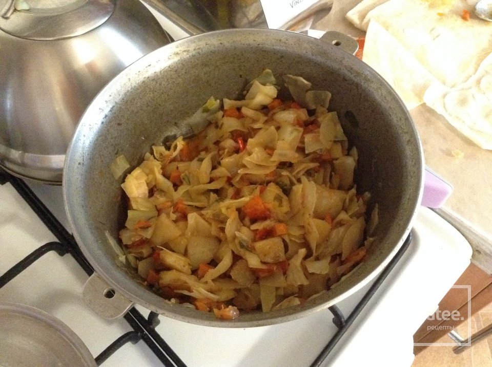 рулетики с тушеной капустой - Шаг 1