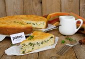 Заливной пирог с яйцом и зеленым луком