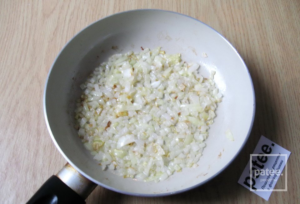 Медальоны из индейки с грибным соусом - Шаг 9