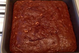 Шоколадный брауни с арахисом