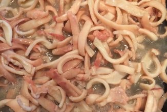 Салат с кальмарами