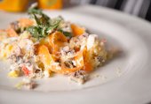 Салат Мимоза с крабовым мясом