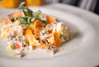 Салат Мимоза с крабовым мясом