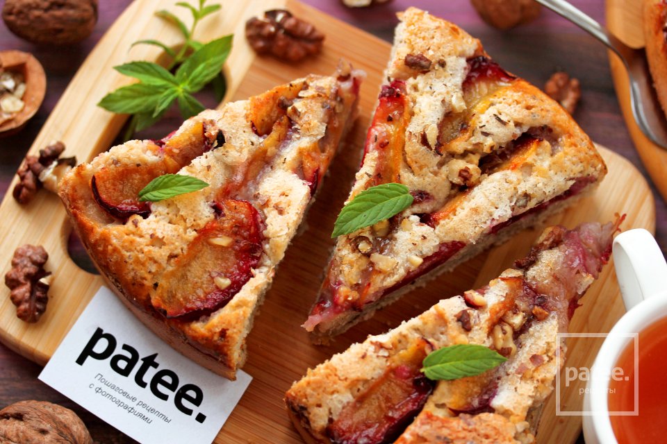 Ореховый пирог со сливами - Шаг 12