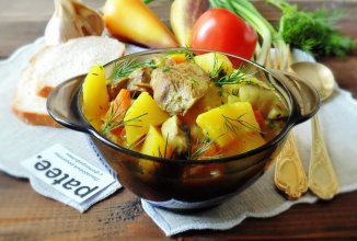 Индейка с картофелем, тыквой и грибами