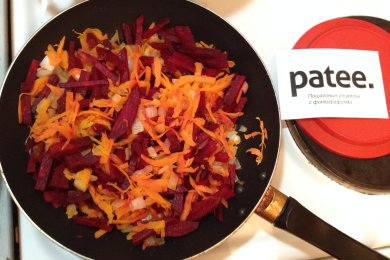 Борщ украинский с черносливом и яблоками - приготовление